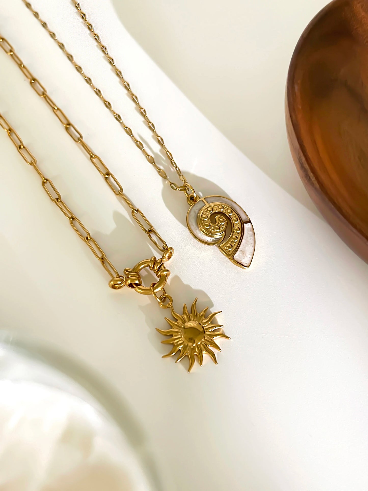 Stainless Steel Sun Flower White Enamel Conch